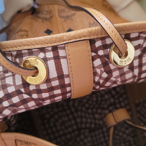 MCM Visetos - Picture 9 of 12